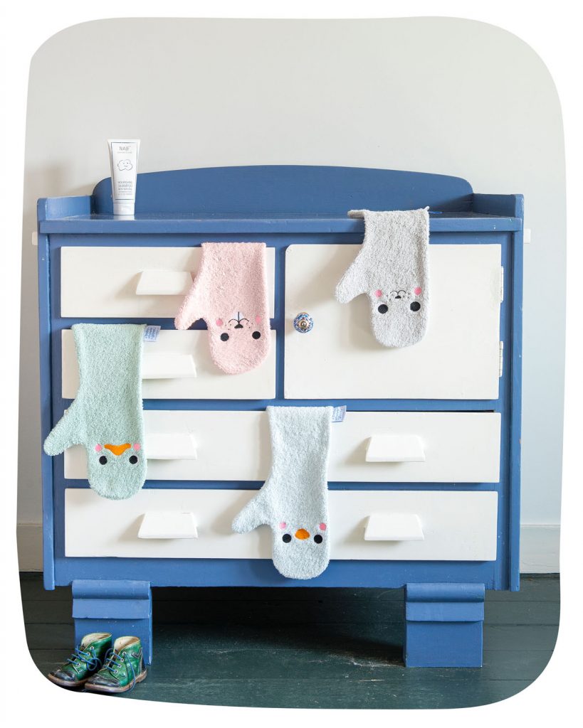 Baby shower glove Invented4kids